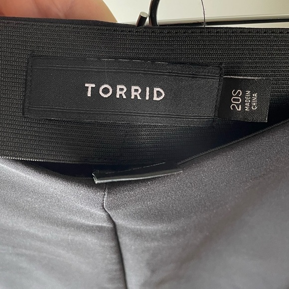 TORRID Wide Leg Studio Refined Crepe High-Rise Pant size 20S - Picture 7 of 10